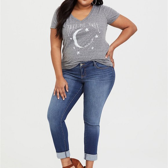 🔴NWT Torrid Grey V-neck, Armpit 2 armpit 27", Length 33" - Picture 2 of 9